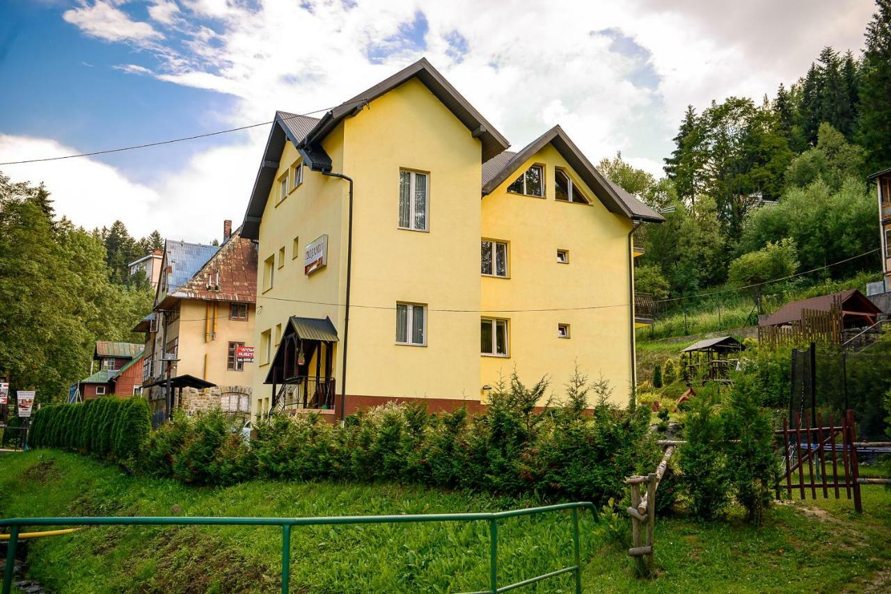 Trojanda Homestay *